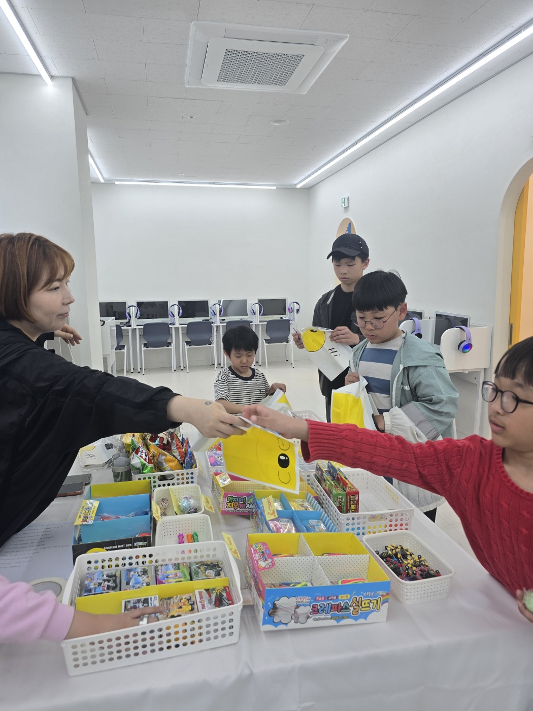 7세 영어 — 파닉스 본격 시작과 초등 진학 준비의 골든 타임 — 플:에이스영어 한숲시티학원